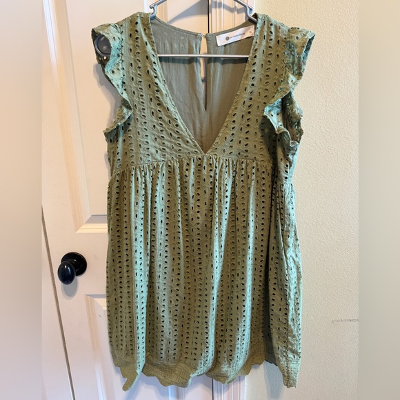 The Impeccable Pig Pants - Impeccable Pig Green Romper Eyelet Ruffle Cap Sleeve w/ Pockets Sz M